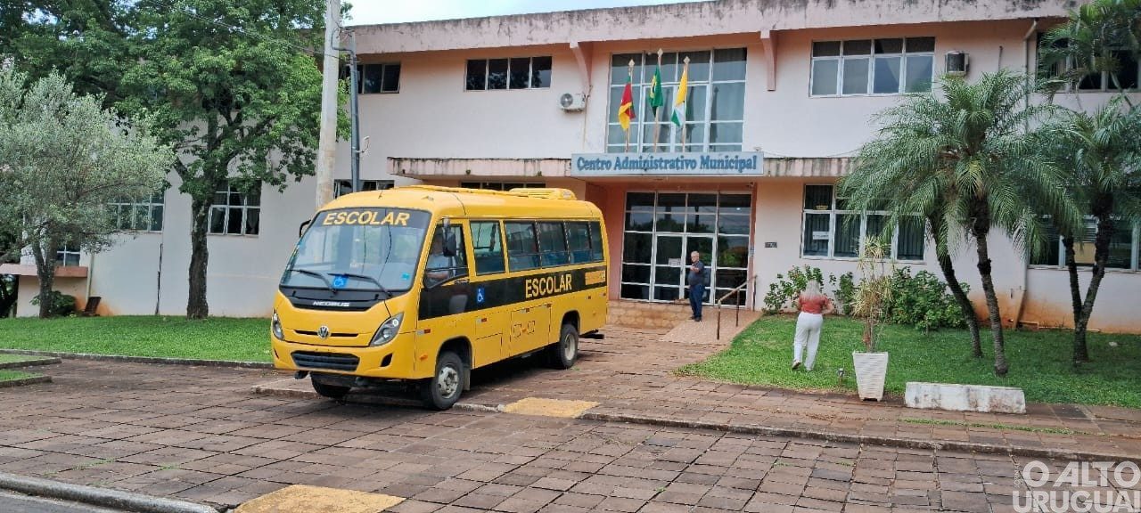 Administração Municipal de Planalto investe mais de R$ 2 milhões para aquisição de cinco micro-ônibus