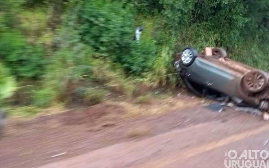 Capotamento é registrado na ERS-150, entre Caiçara e FW