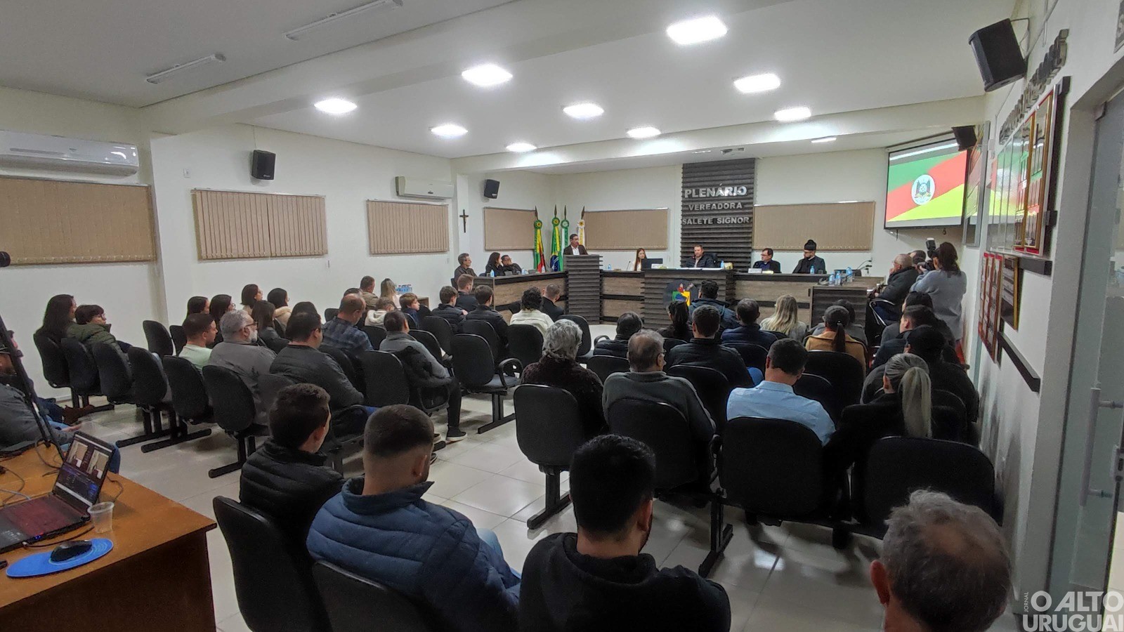 Poder Legislativo de Pinhal concede homenagem ao padre Lucas Folego