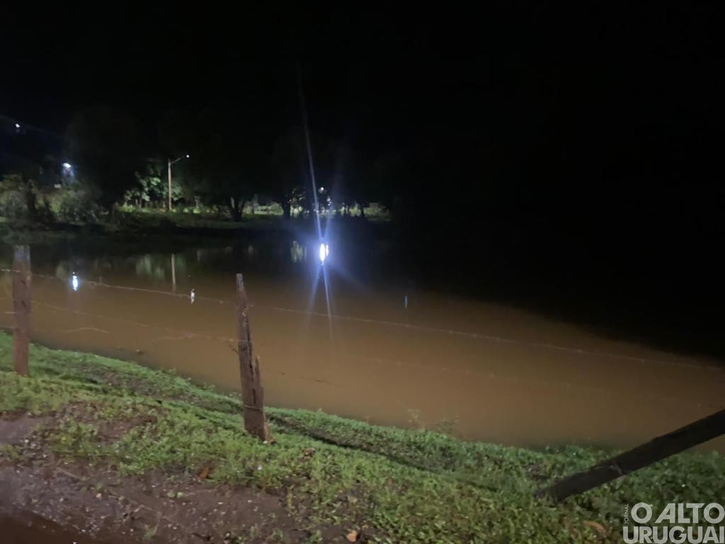 Região apresenta fortes chuvas durante a madrugada