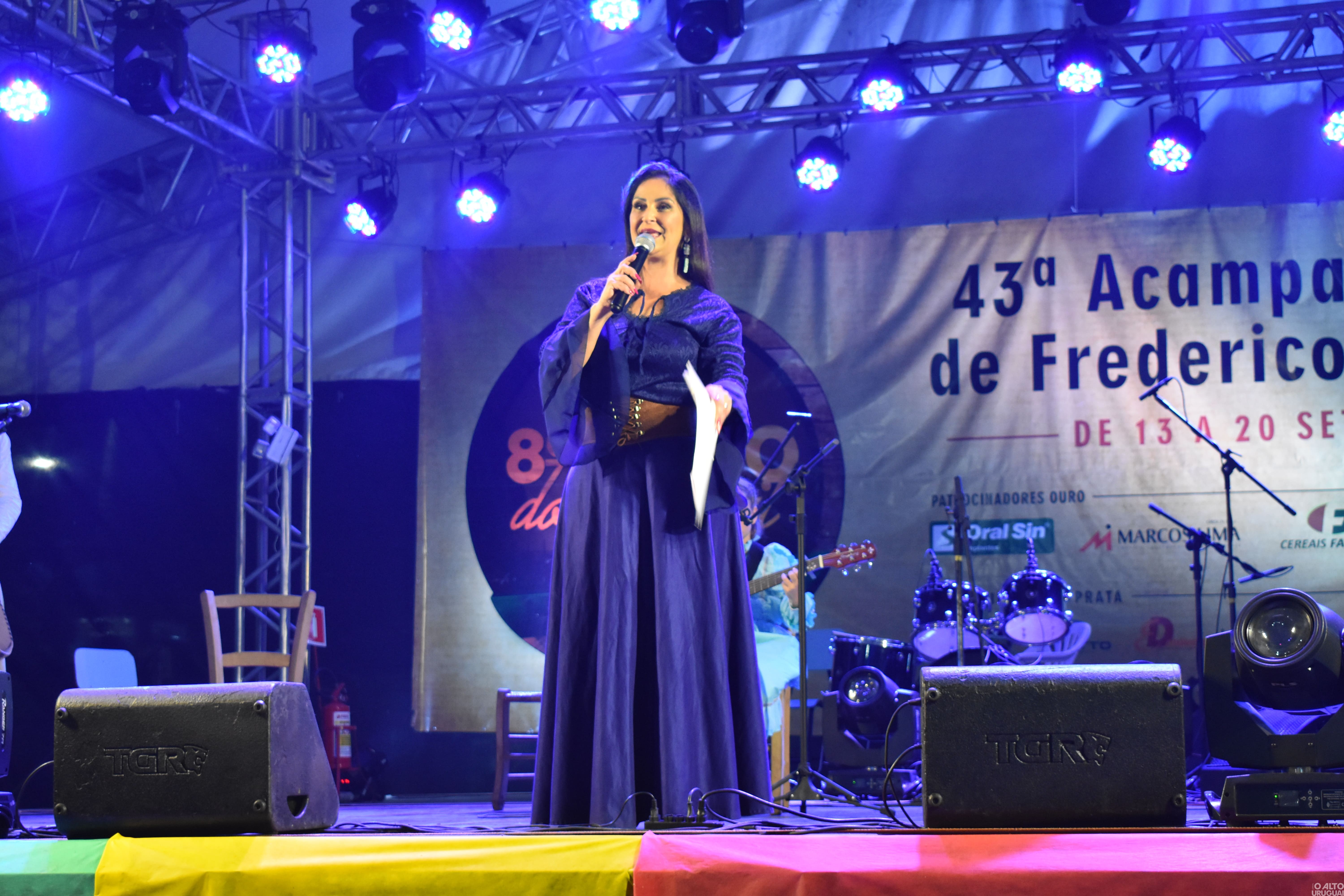 Primeira noite do Canto do Barril reúne grande público