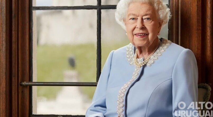 Médicos estão preocupados com saúde da rainha Elizabeth