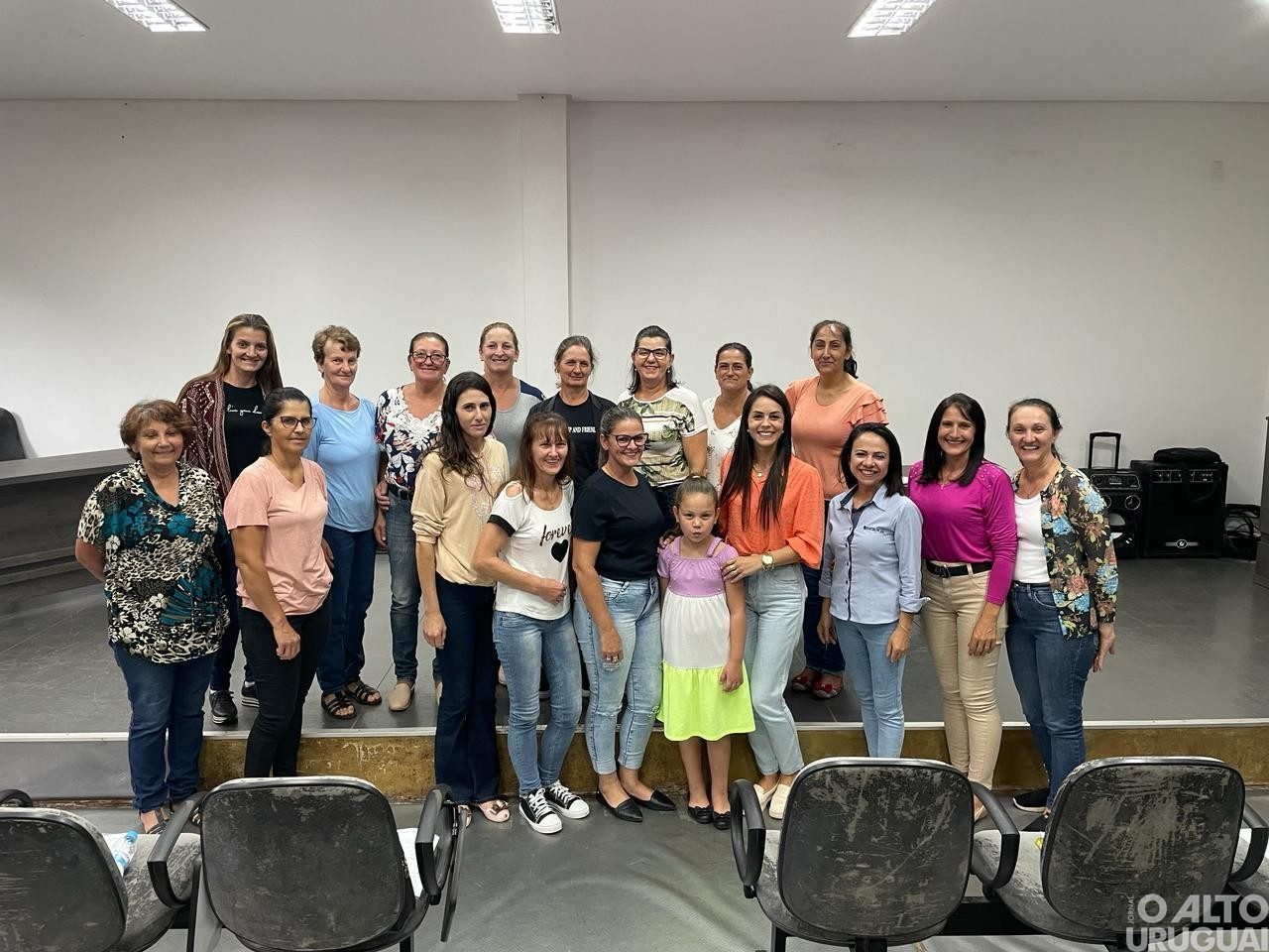 Lideranças femininas de Caiçara reúnem-se para preparativos do Encontro Intermunicipal de Mulheres
