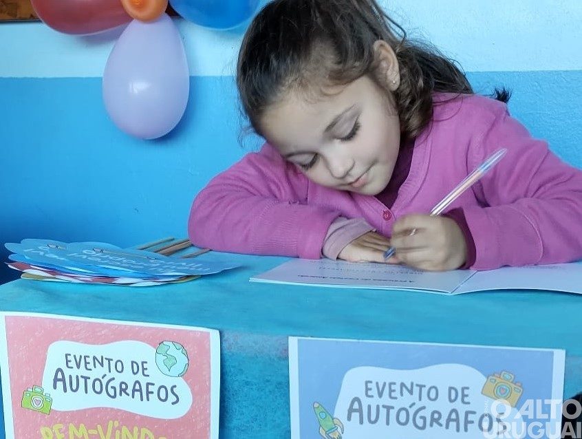 Jaboticaba: alunos da Escola Padre Roque Gonzales lançam livros