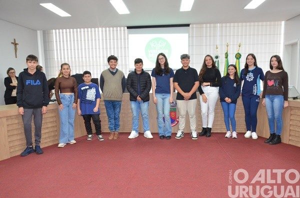 Alunos elegem representantes no projeto “Vereador Mirim” em FW