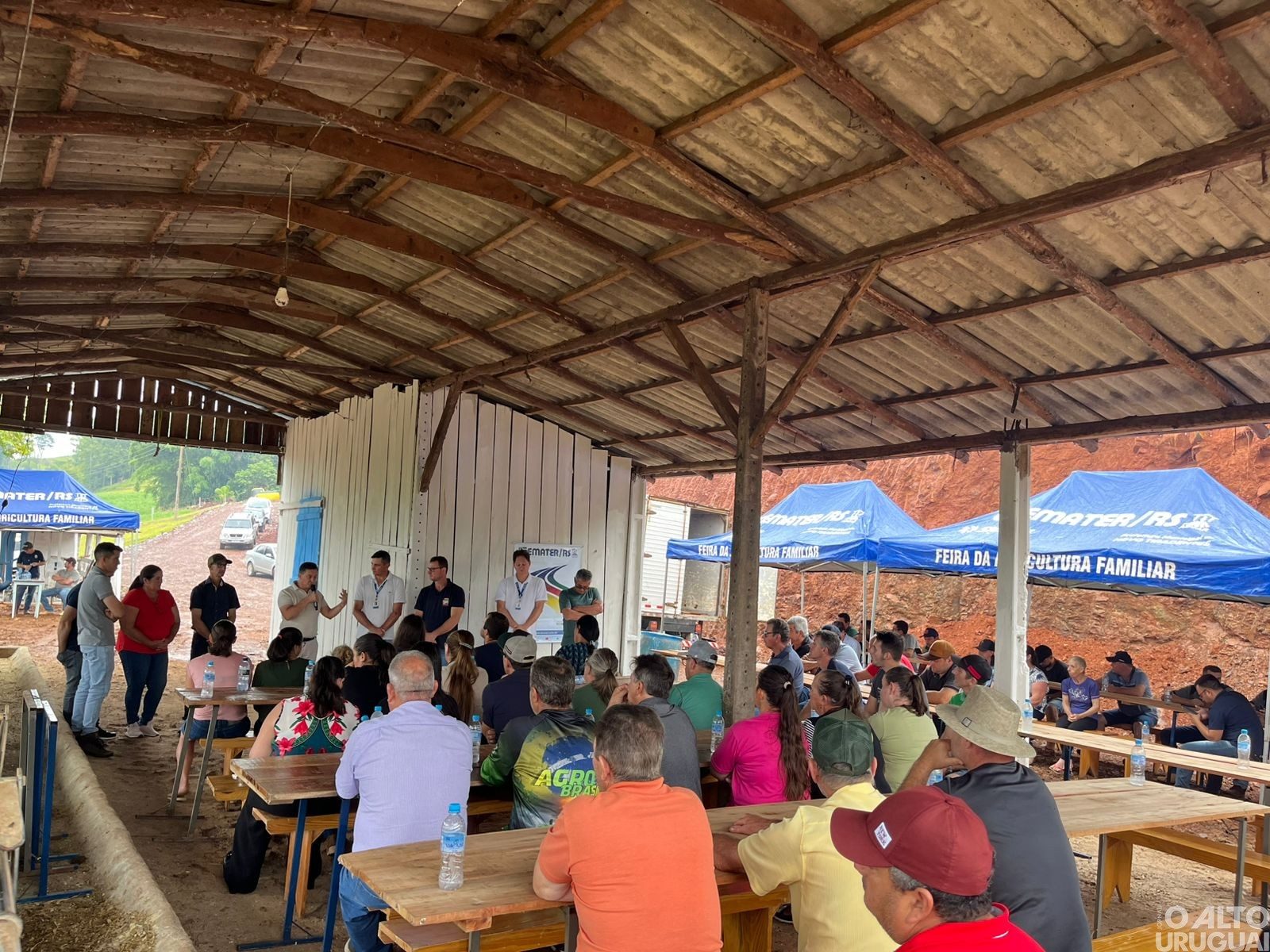 Reunião técnica debate desafios da produção de leite em Novo Tiradentes
