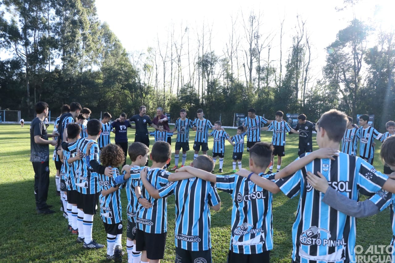 Amistoso com a presença de ex-jogadores do Grêmio é realizado em FW