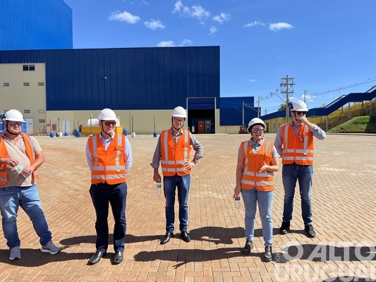 JBS apresenta a estrutura da fábrica de ração em Seberi
