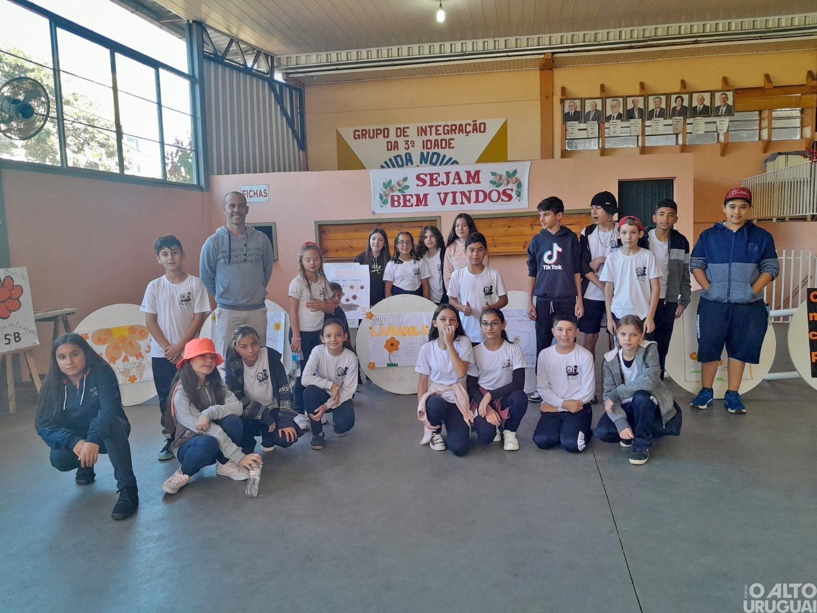 Creas de Planalto realiza campanha em alusão ao Maio Laranja