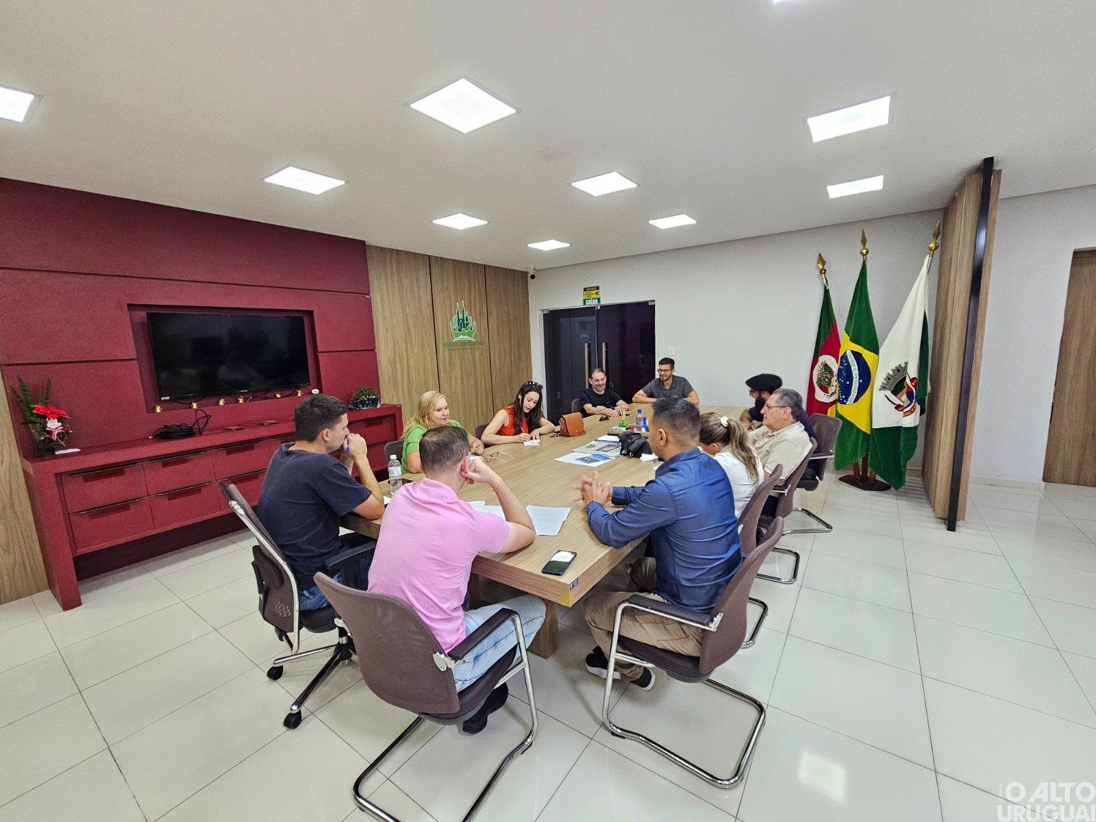 Vereadores eleitos participam de reunião preparatória para a posse em FW