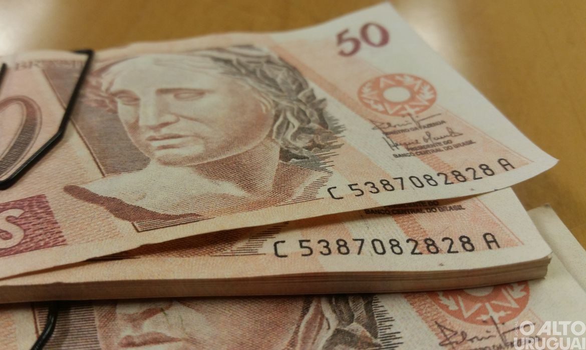 Salário mínimo passa a ser de R$ 1.212 a partir deste sábado, 1º