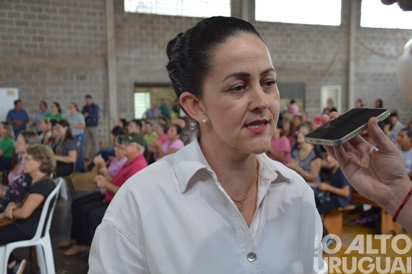 Centenas de mulheres participam de encontro em Jaboticaba