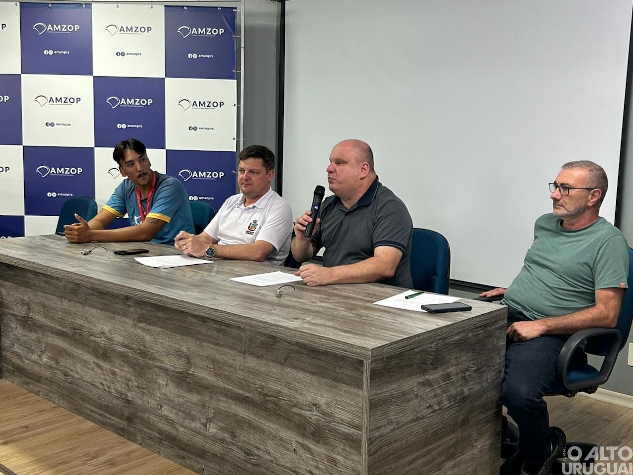 Amzop e União-FW promovem reunião com os municípios da região