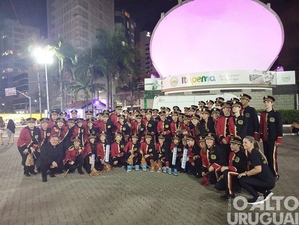 Bandas da Escola Cardeal Roncalli conquistam cinco títulos de campeãs e três de vice-campeãs em SC