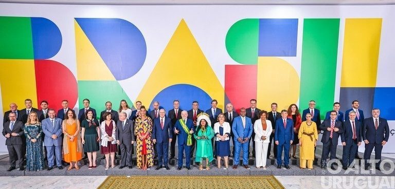 Lula é empossado e primeira semana é marcada pela posse de ministros