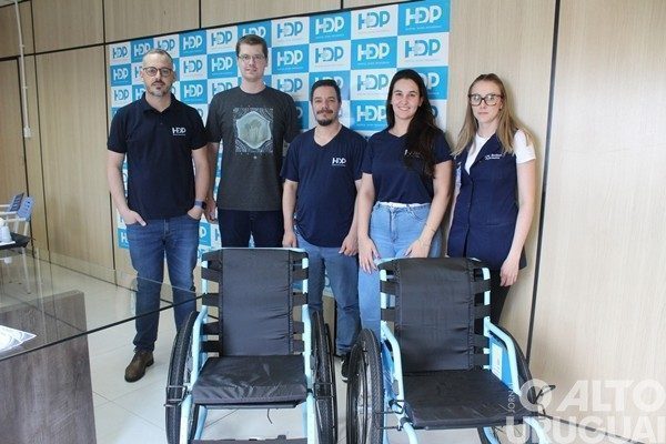 HDP recebe doação de duas cadeiras de rodas do Rotary Club
