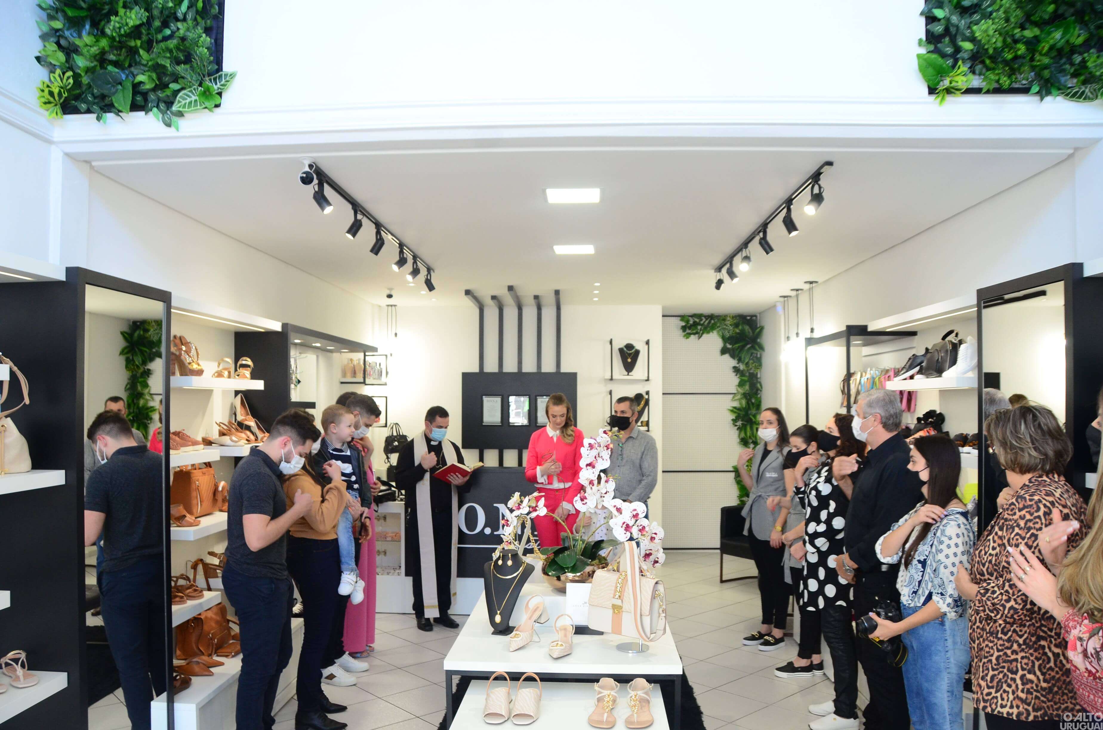 DONA Store inaugura em FW