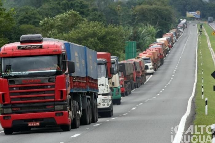 PRF informa que não há indícios de paralisação de caminhoneiros na região