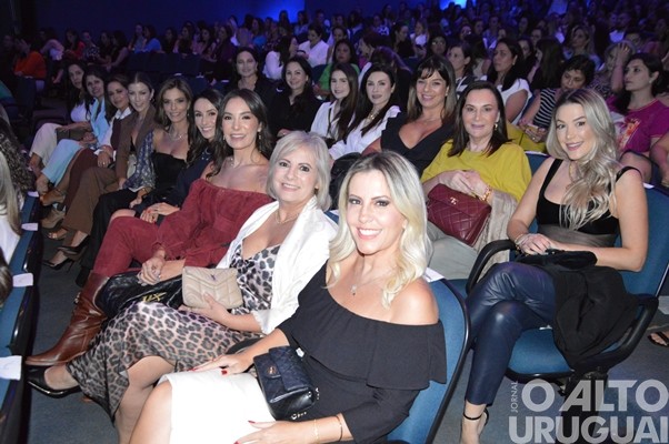Mais de 800 pessoas participam de palestra com Leila Ama em FW