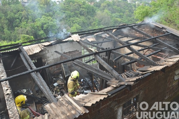 FW: Bombeiros atendem mais um incêndio em residência