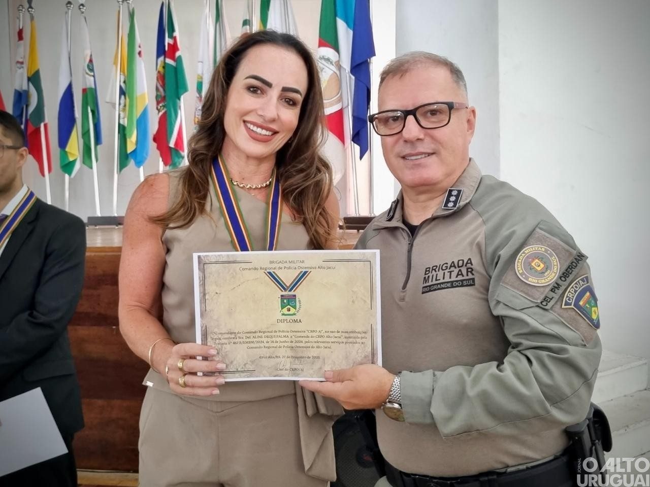 Delegada Aline Dequi Palma recebe Comenda do CRPO Alto Jacuí