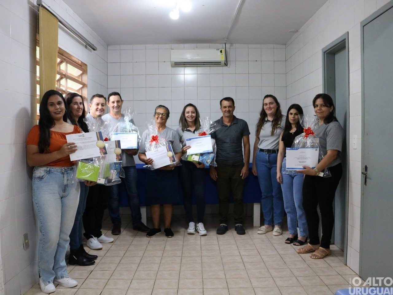 Agentes de saúde de Novo Tiradentes recebem certificado de conclusão de curso