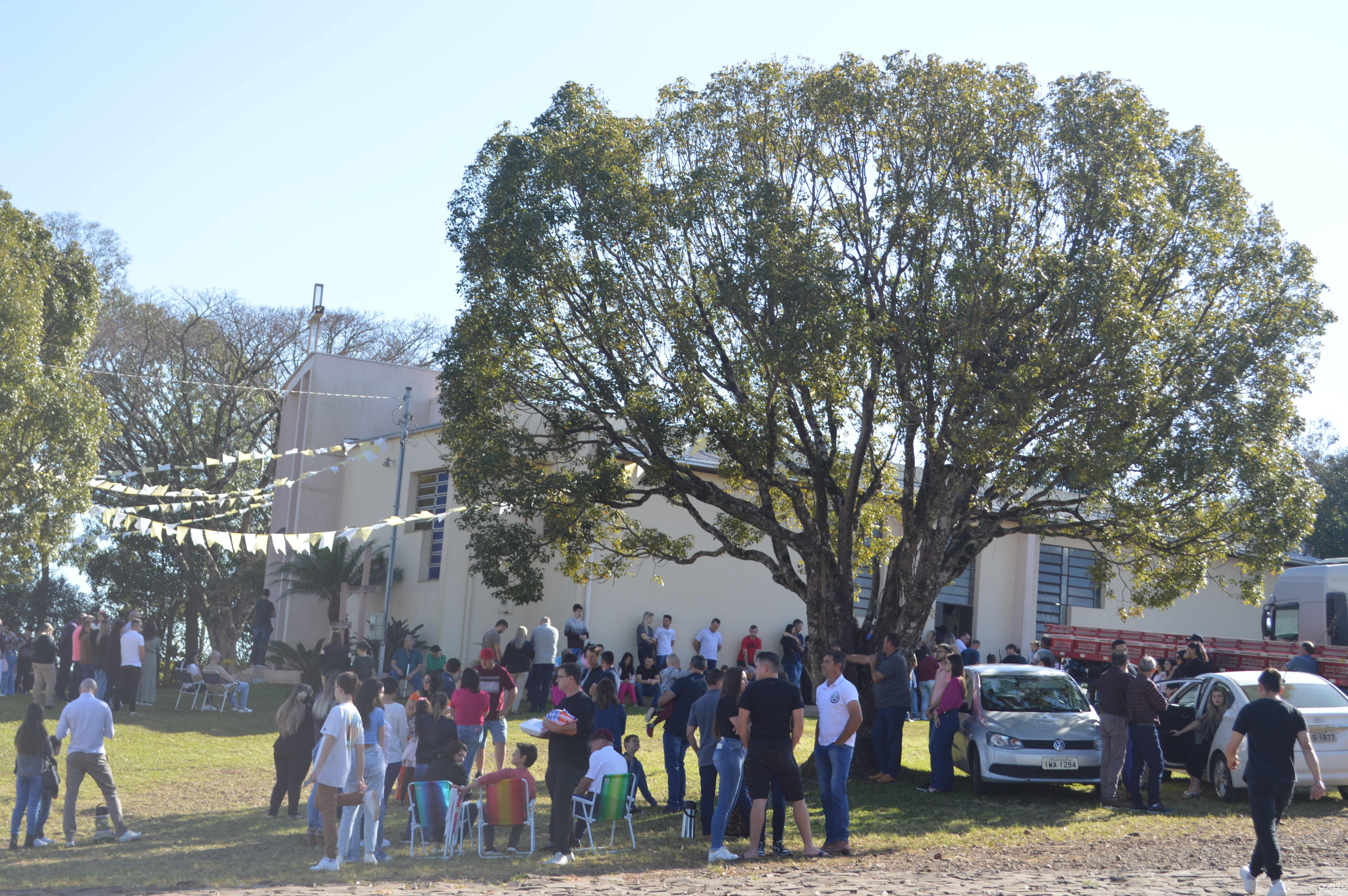 Festa em homenagem a São Cristóvão reúne centenas de pessoas em FW