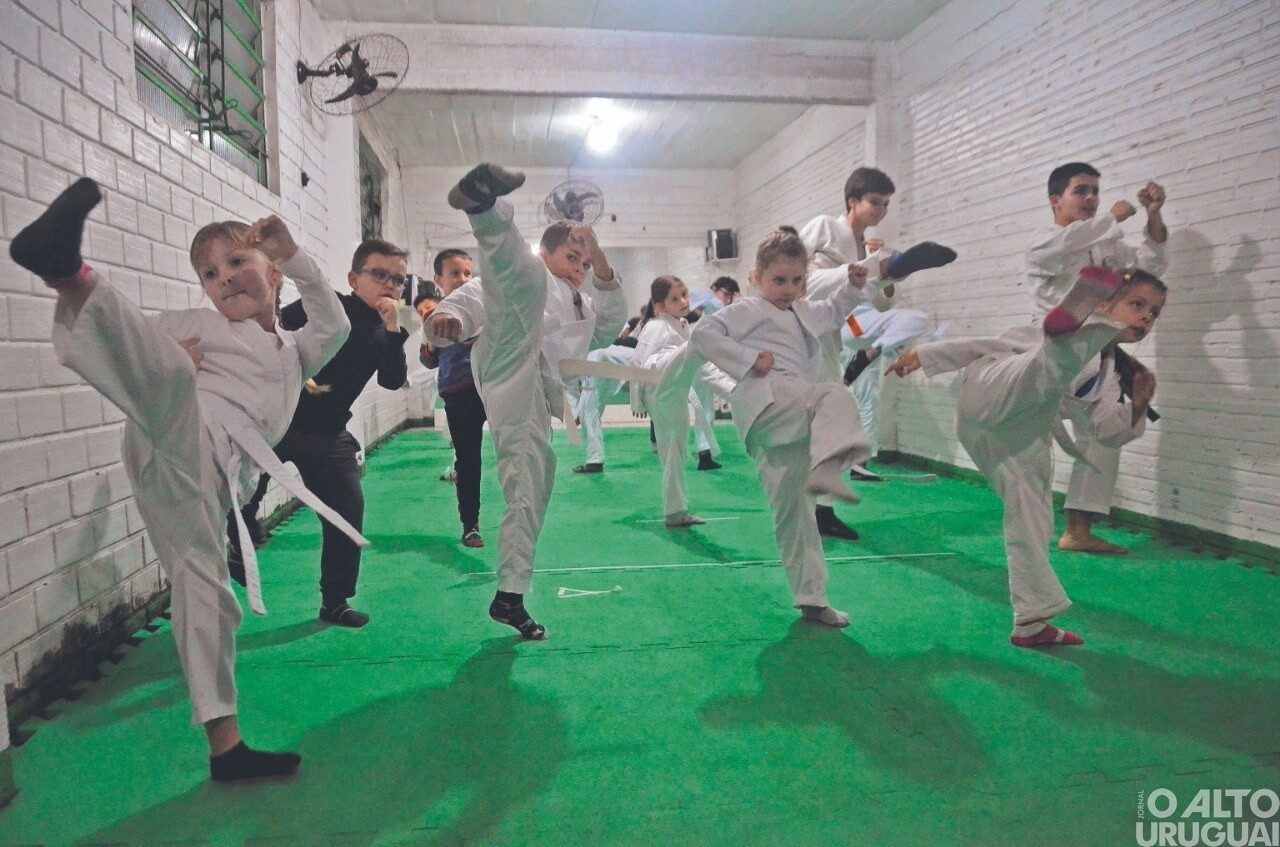 Formando atletas e cidadãos