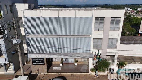 Câmara de Vereadores de FW retoma atendimento integral
