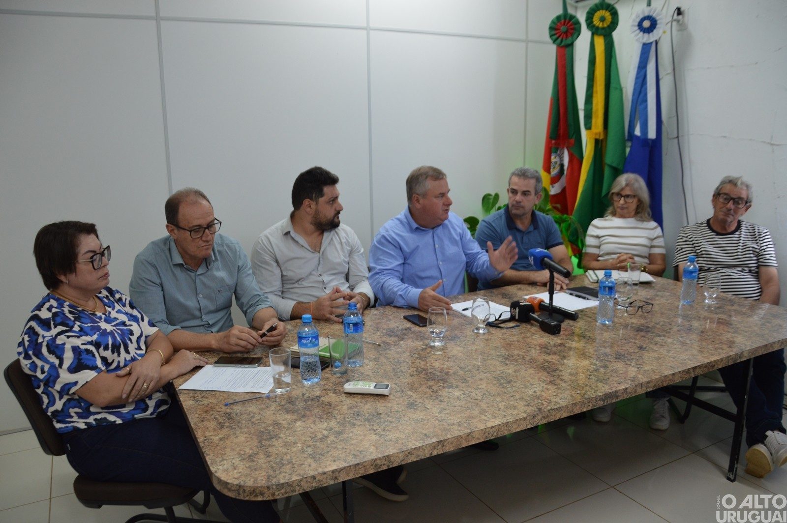 Prefeito eleito de Palmitinho apresenta secretários da gestão 2025-2028
