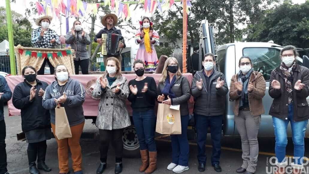 Rodeio Bonito: Arraiá Móvel do Cras visita 100 famílias assistidas
