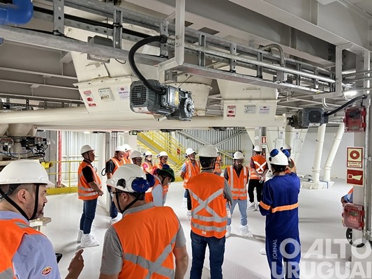 JBS apresenta a estrutura da fábrica de ração em Seberi