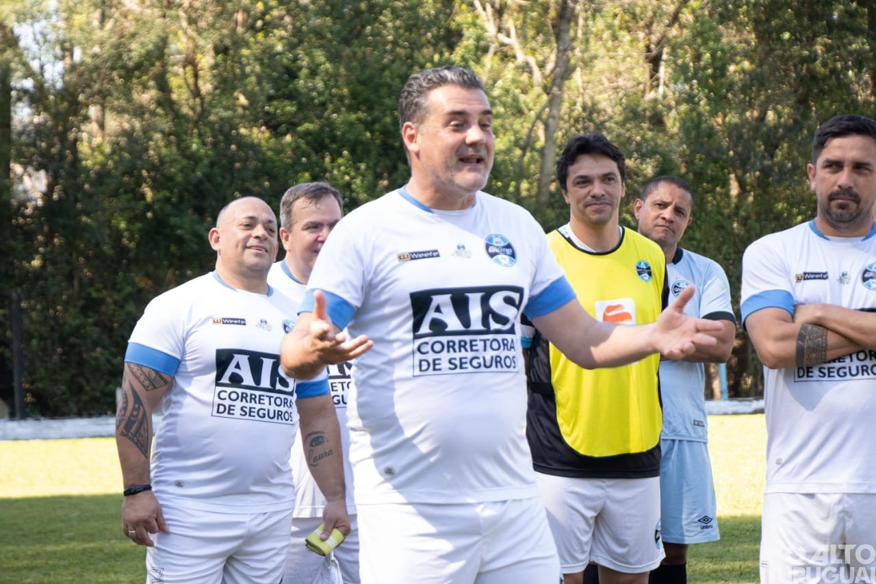 Amistoso com a presença de ex-jogadores do Grêmio é realizado em FW
