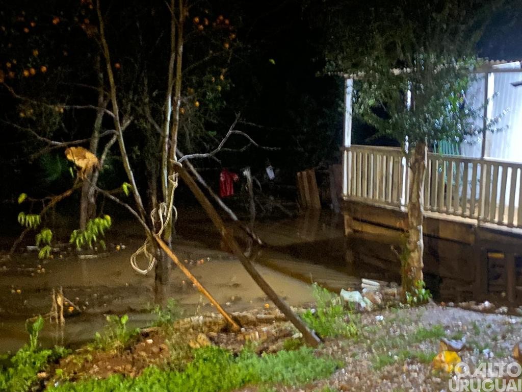 Região apresenta fortes chuvas durante a madrugada