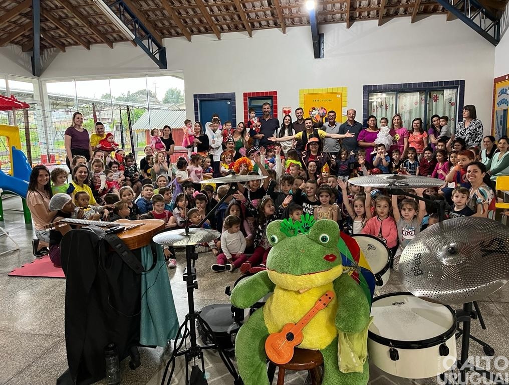 Programação de Dia das Crianças é realizada na rede municipal de Caiçara