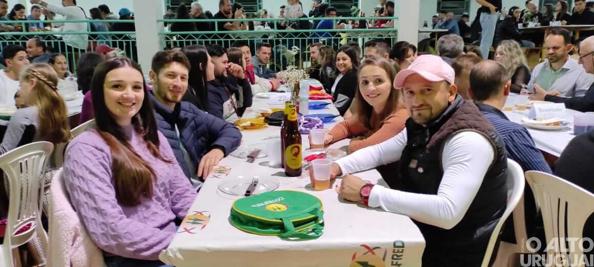 Mais de 800 pessoas participam do Jantar das Massas em FW