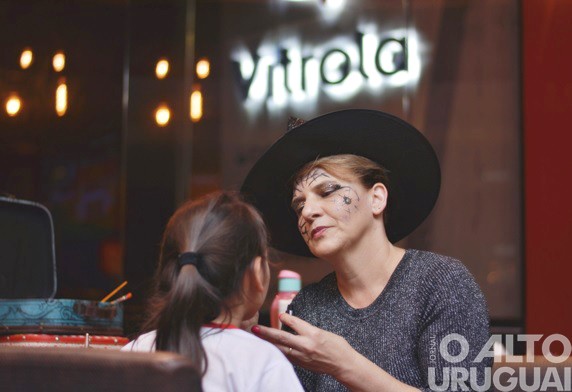 Uma noite na Vitrola 4: Um mundo repleto de surpresas