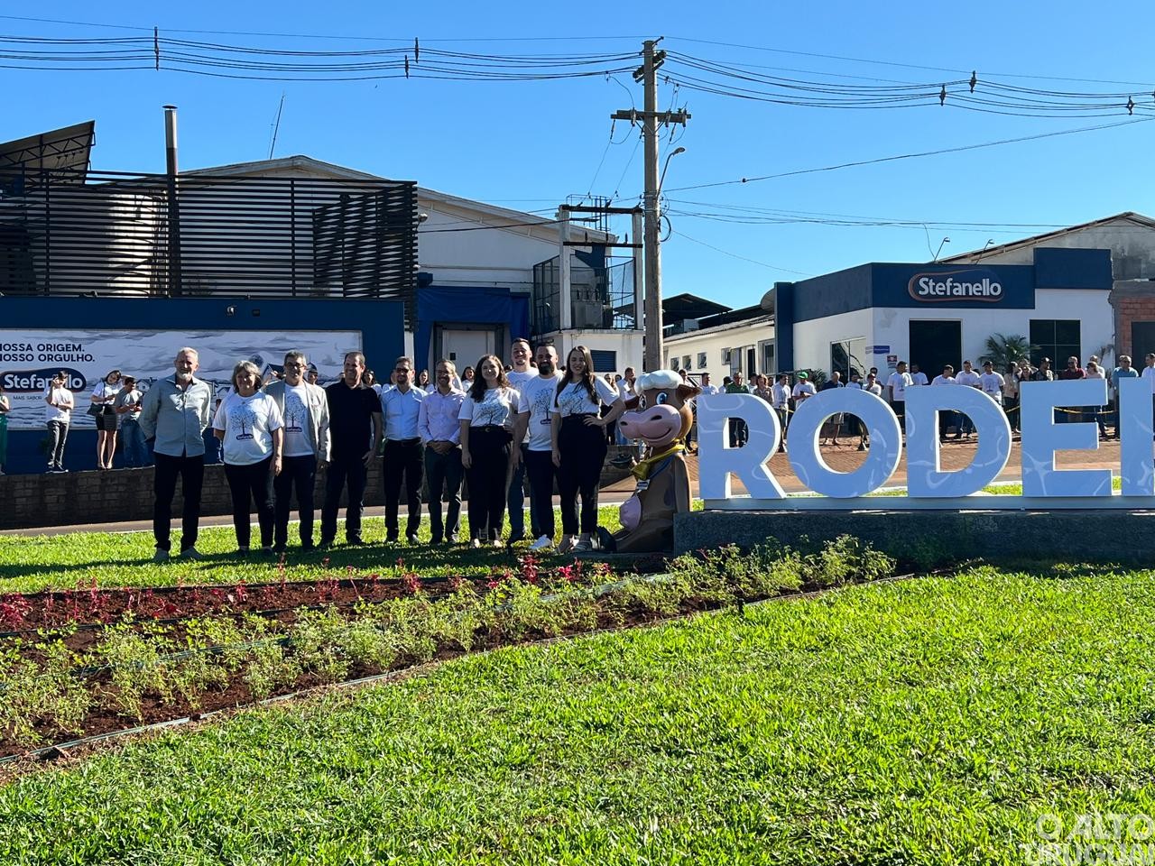 Entrega da revitalização do trevo é realizada em Rodeio Bonito