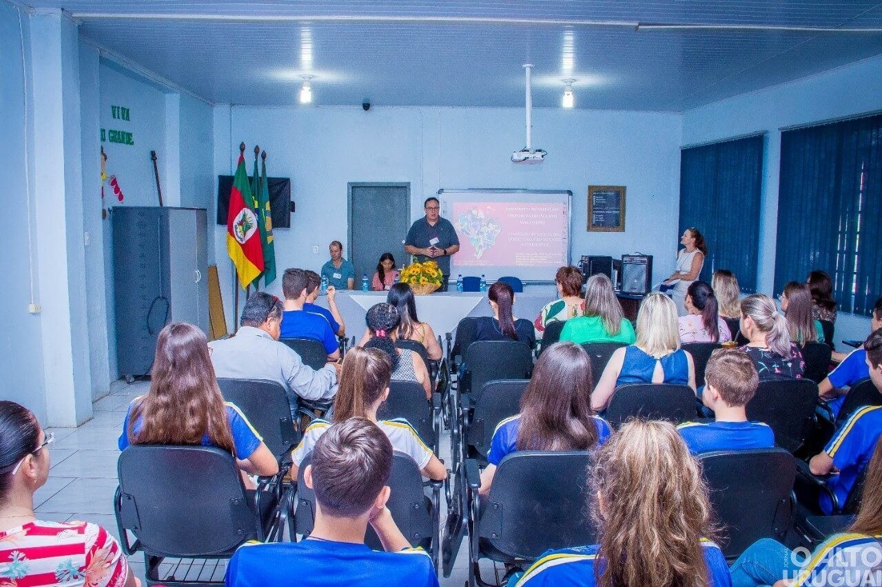 Presidente do Legislativo de Iraí participa da Conferência Municipal dos Direitos da Criança e do Adolescente