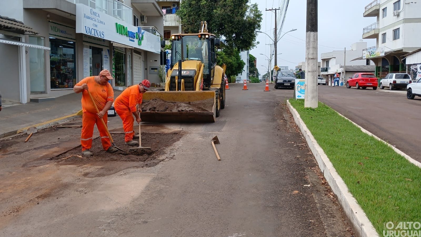 Locais abertos para obras em redes de água de FW são repavimentados pela Corsan