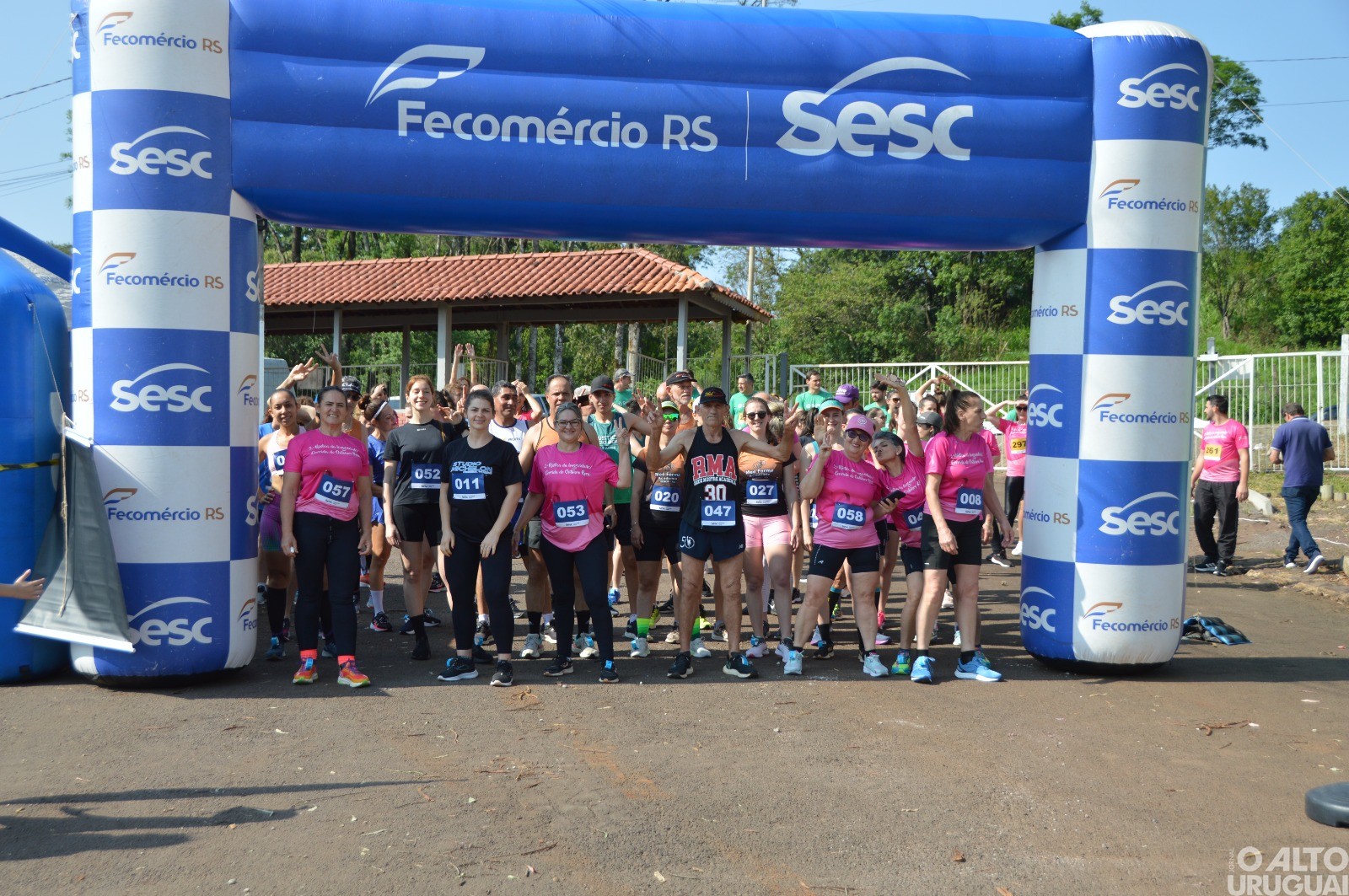 Rústica da Longevidade/Outubro Rosa reúne atletas de toda a região em FW