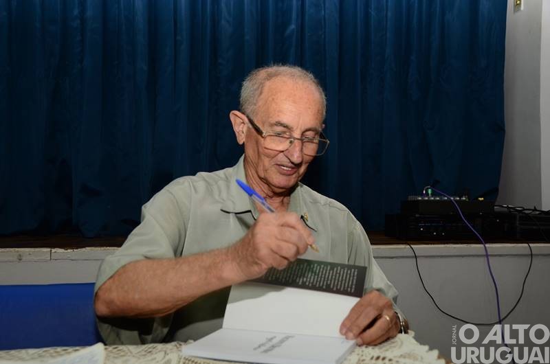 Wilson Ferigollo lança livro sobre resgate histórico de Vicente Dutra