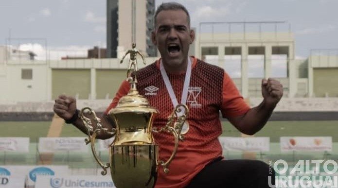 Leão da Colina oficializa novo treinador