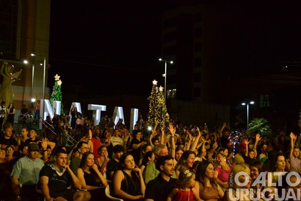 Frederico em Luz acende o espírito de natal na Praça da Matriz