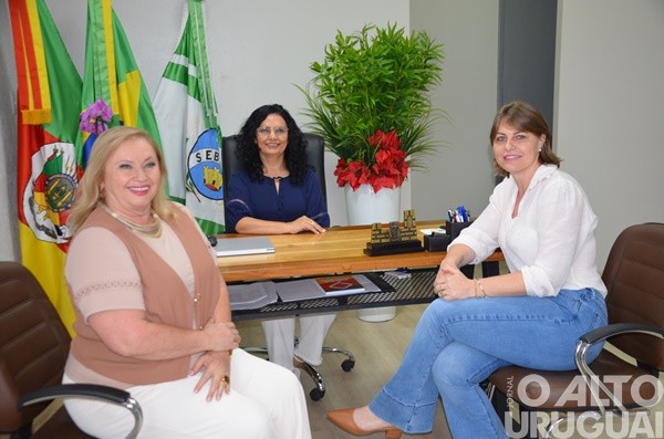 Encontro reúne três prefeitas em exercício da região
