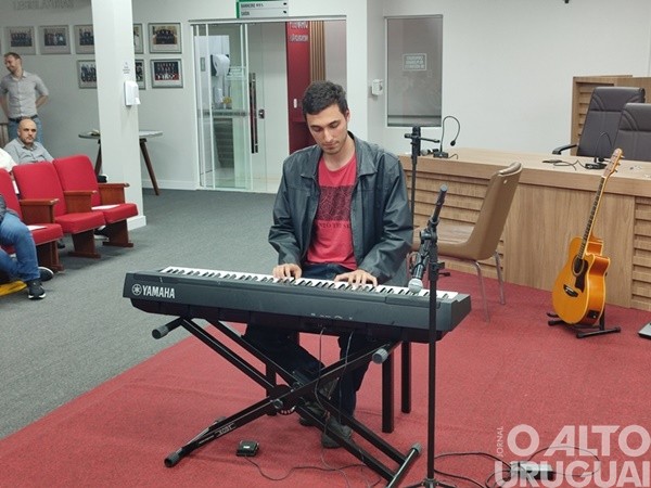 Talentos de FW e região participam de recital na Câmara de Vereadores de FW