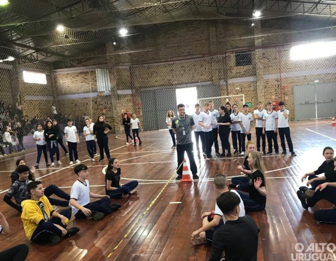 Alunos de Ametista do Sul participam de atividades do Dia das Crianças