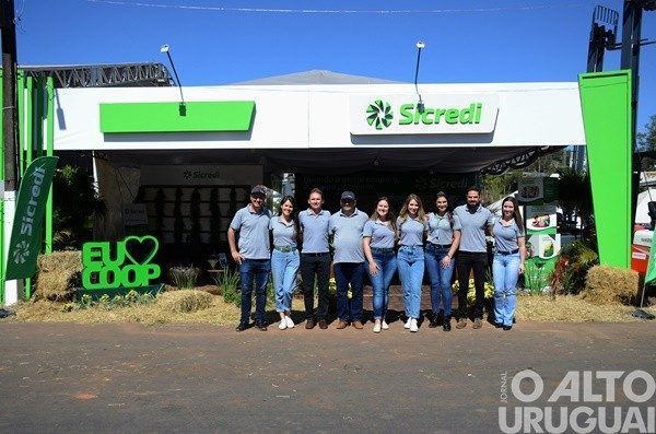 Sicredi Conexão fomenta o desenvolvimento regional na Expofred 2025