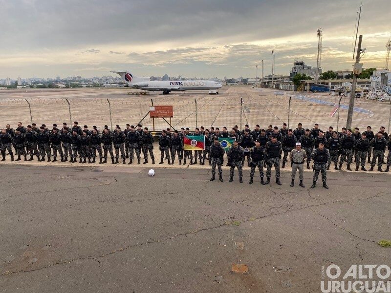 Policiais militares do RS embarcam para reforçar segurança no Distrito Federal