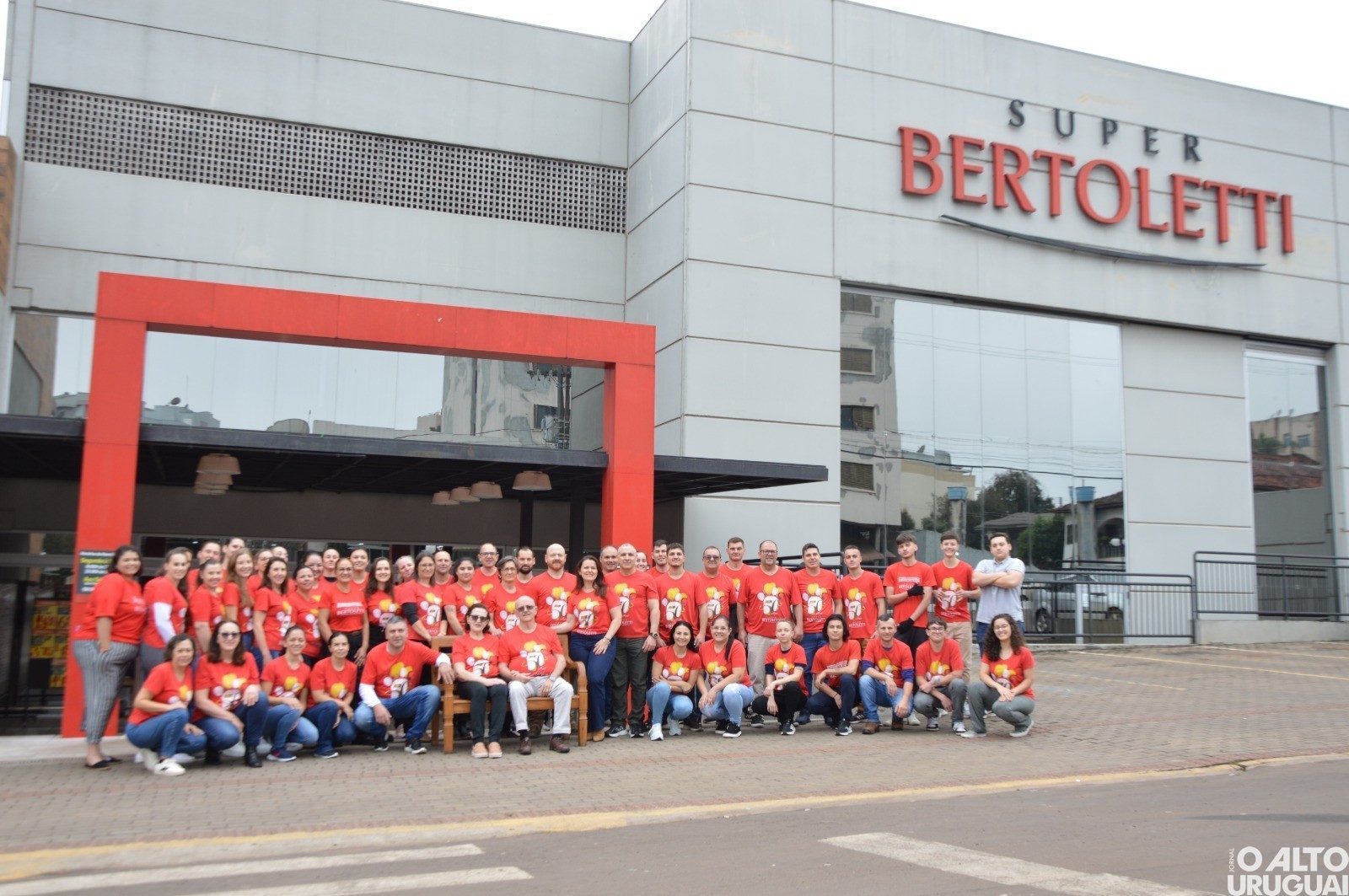 Supermercado Bertoletti sorteia 25 vales em agosto